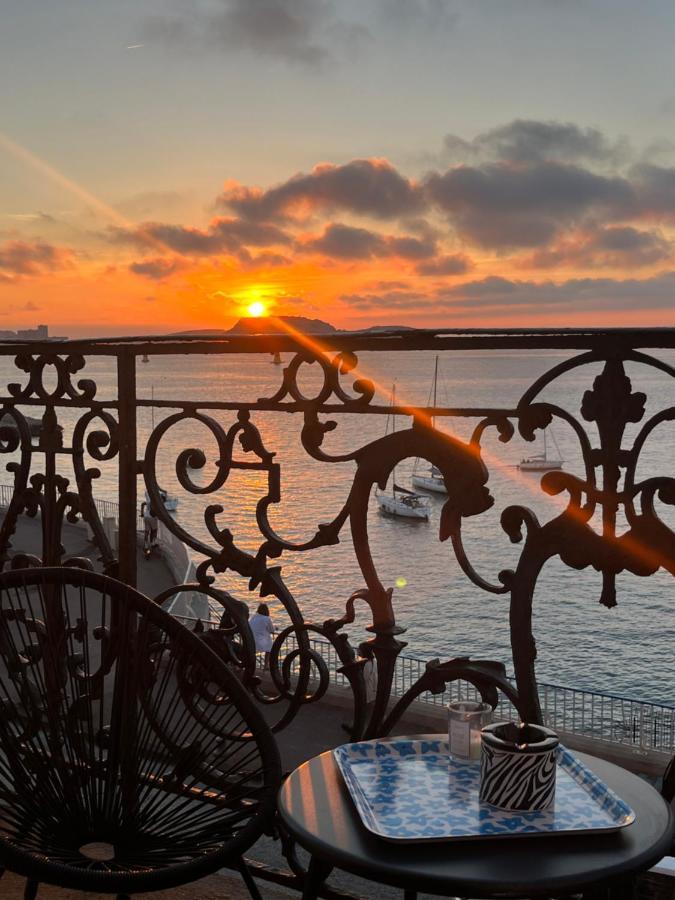 Appartement Sur La Corniche Kennedy Face A La Mer Marseille Bagian luar foto