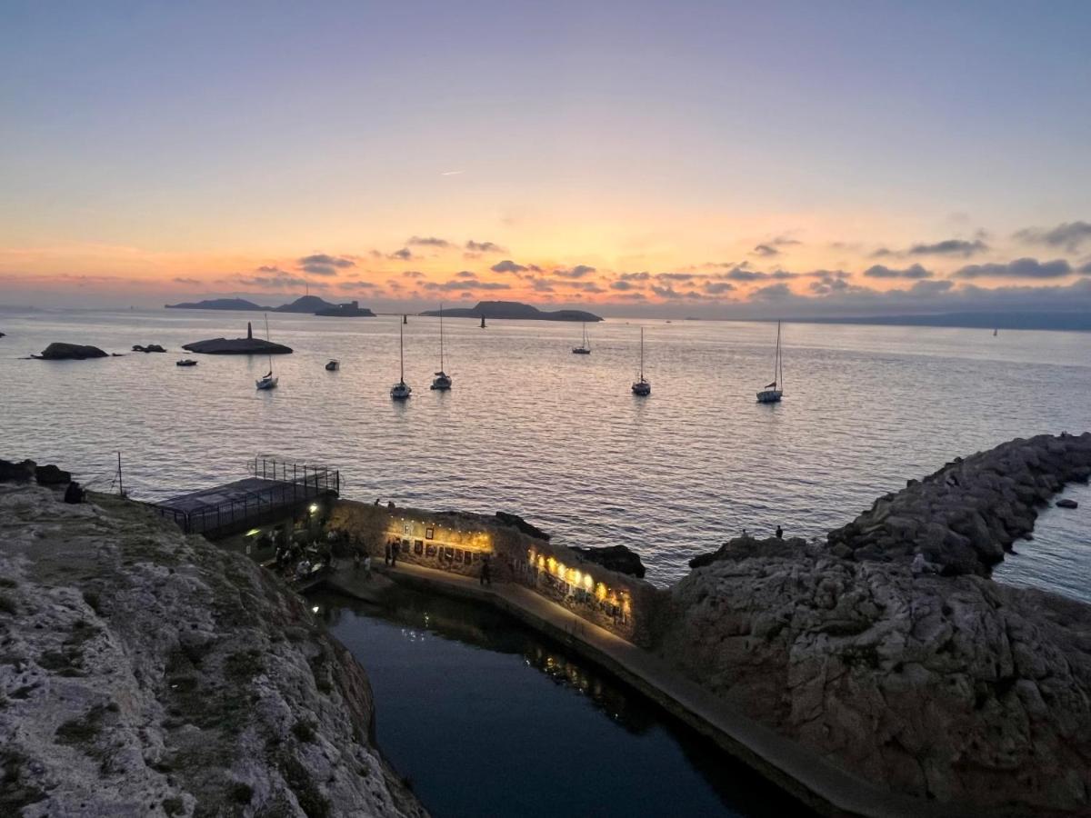 Appartement Sur La Corniche Kennedy Face A La Mer Marseille Bagian luar foto