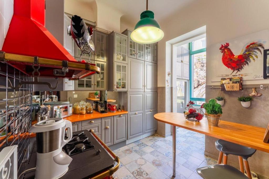 Appartement Sur La Corniche Kennedy Face A La Mer Marseille Bagian luar foto