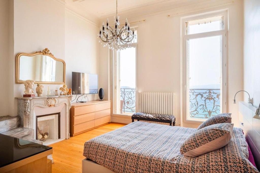 Appartement Sur La Corniche Kennedy Face A La Mer Marseille Bagian luar foto