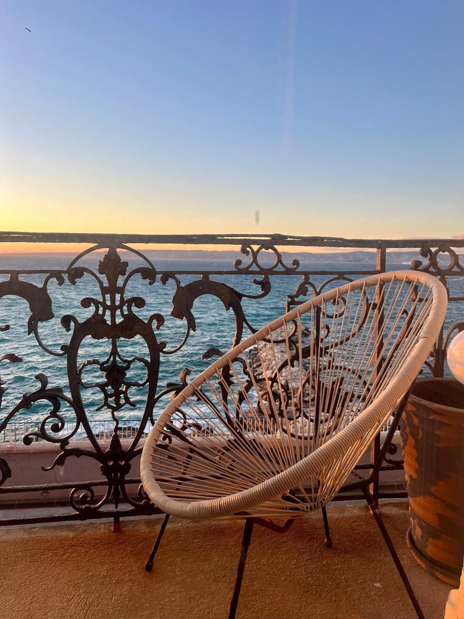 Appartement Sur La Corniche Kennedy Face A La Mer Marseille Bagian luar foto